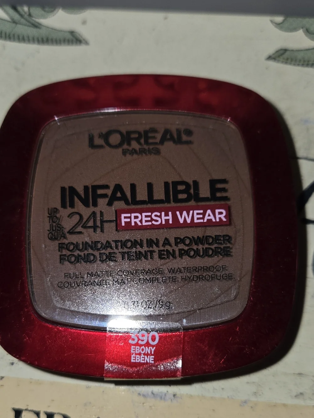 L'Oreal Infallible Fresh Wear Foundation In A Powder - 390 Ebony
